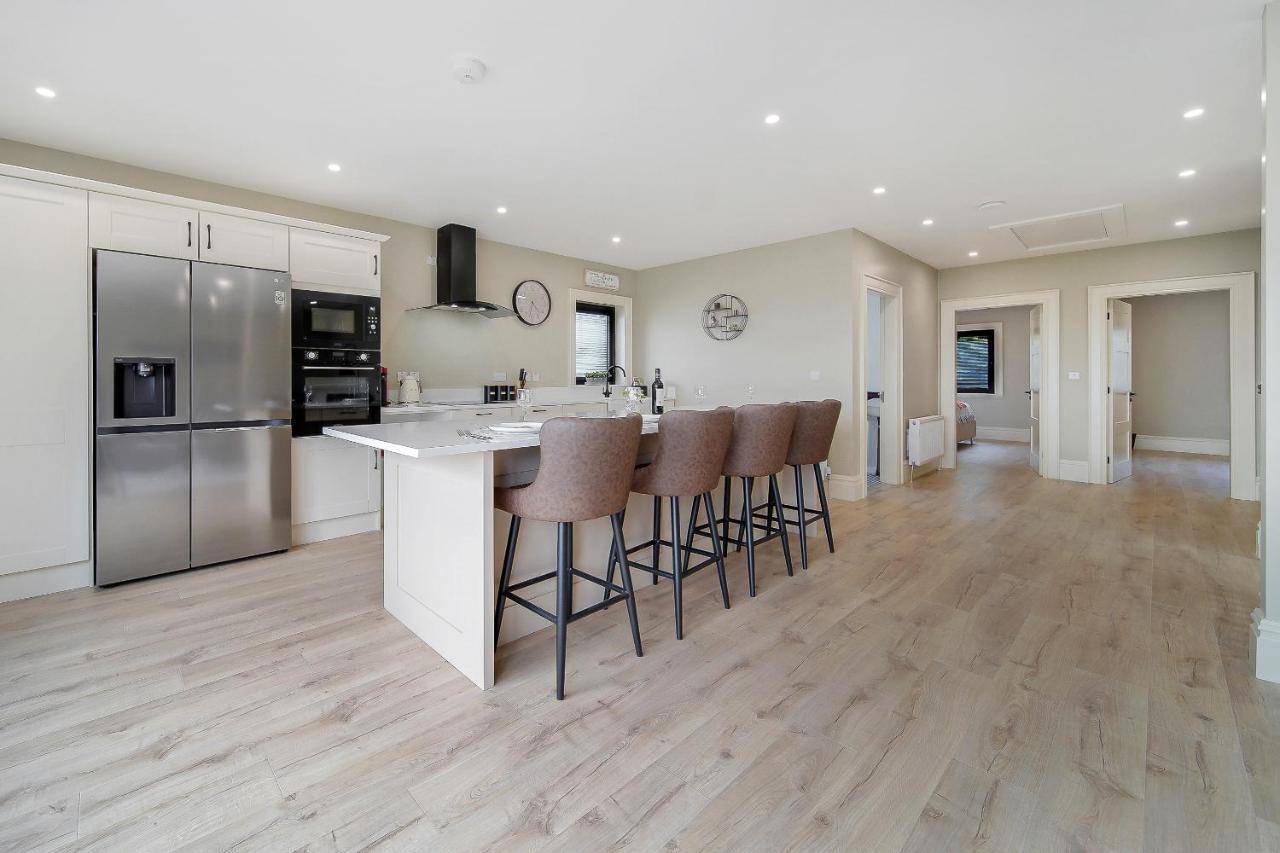 Seaview Lodge Apartment 'Sleeping 4 Guests' Rockstown エクステリア 写真