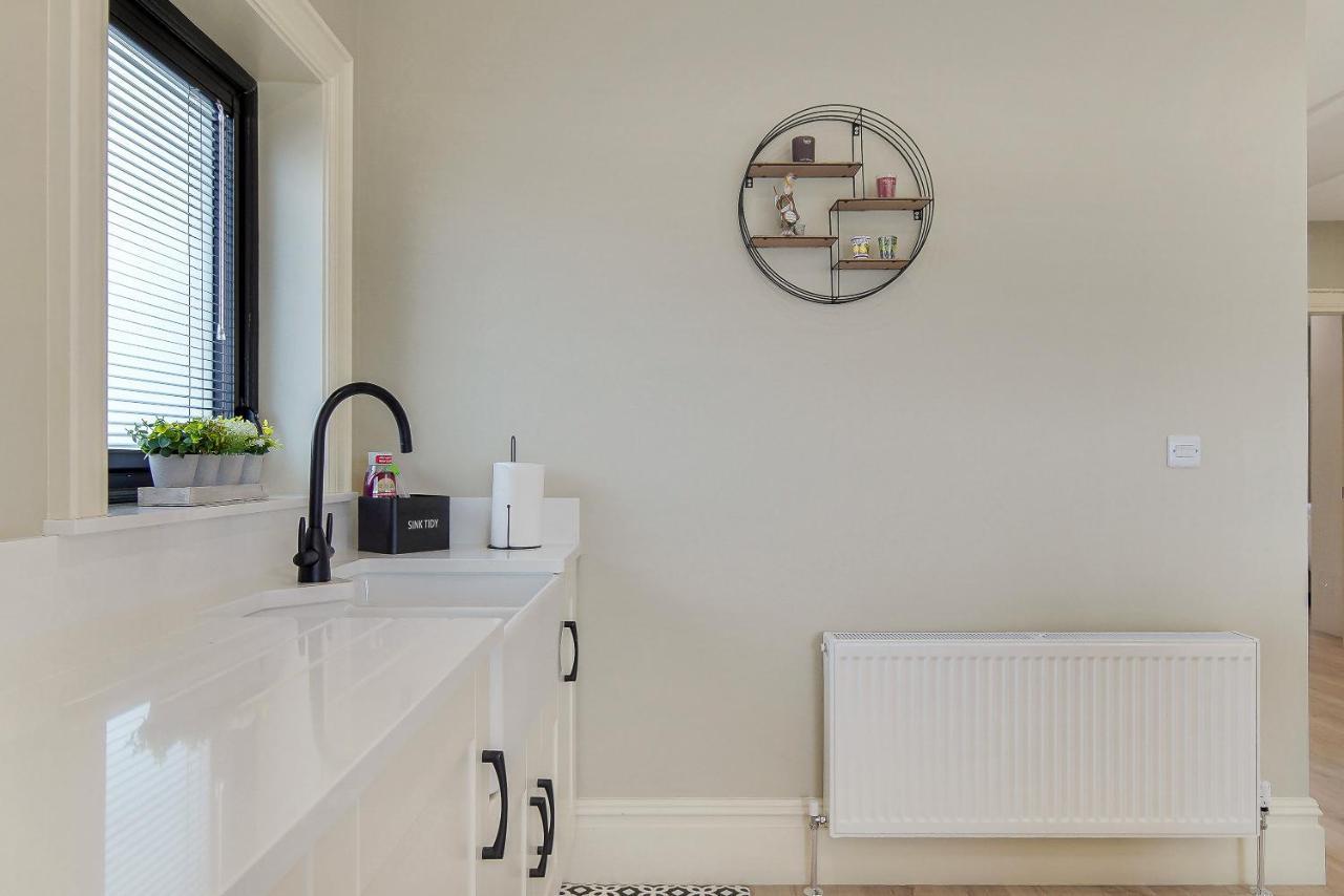 Seaview Lodge Apartment 'Sleeping 4 Guests' Rockstown エクステリア 写真