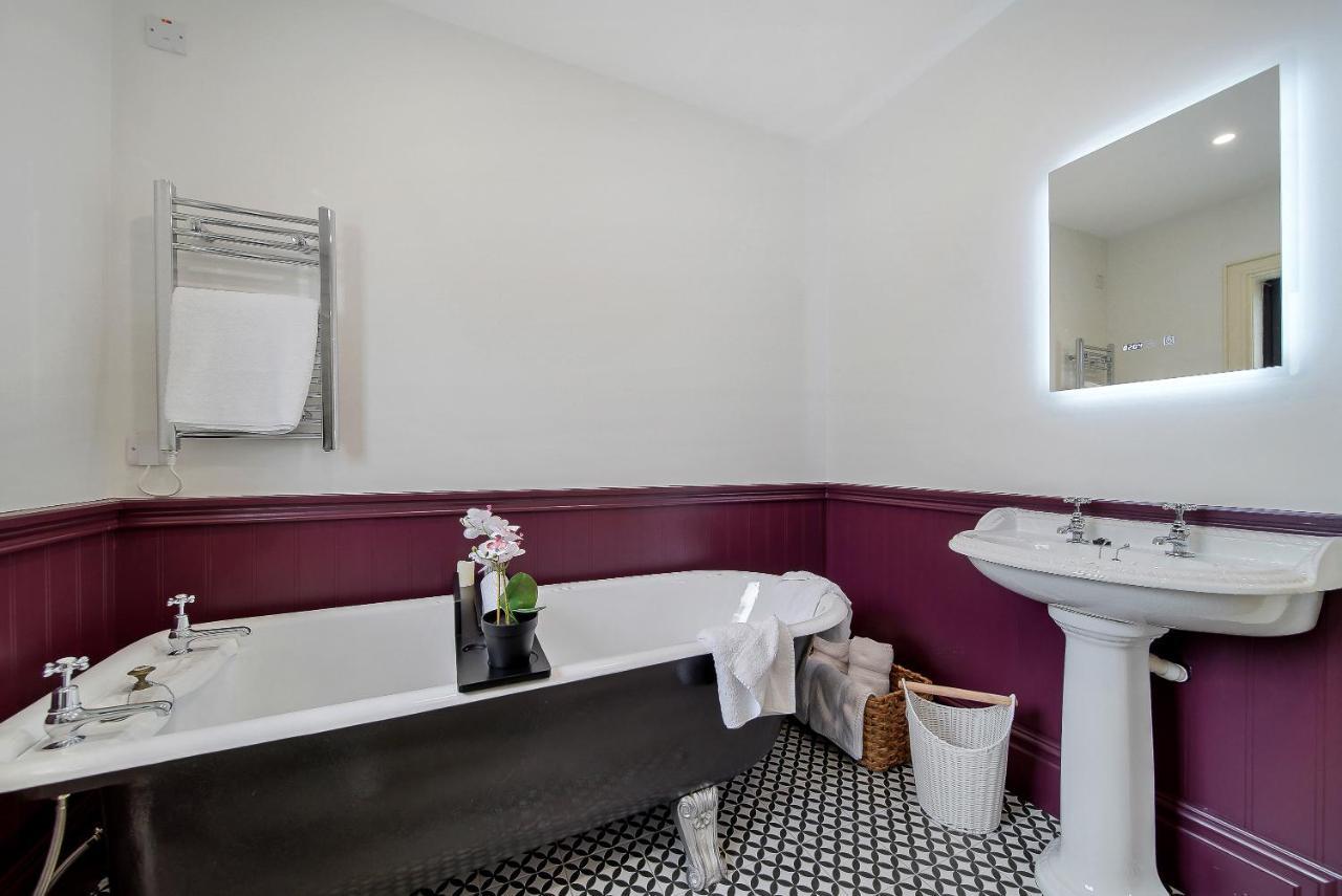 Seaview Lodge Apartment 'Sleeping 4 Guests' Rockstown エクステリア 写真